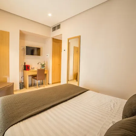 Airone 3* Naples