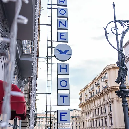 Hotell Airone 3*