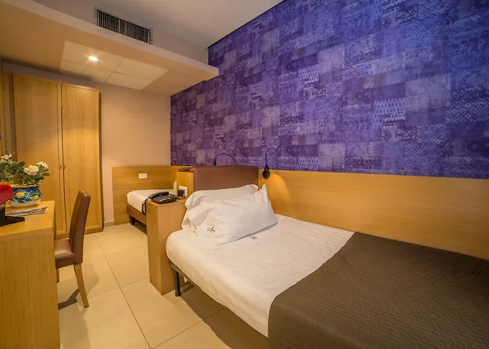 Airone מלון נאפולי