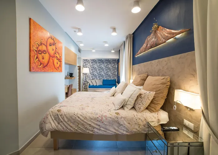 アイローネ ホテル 3*