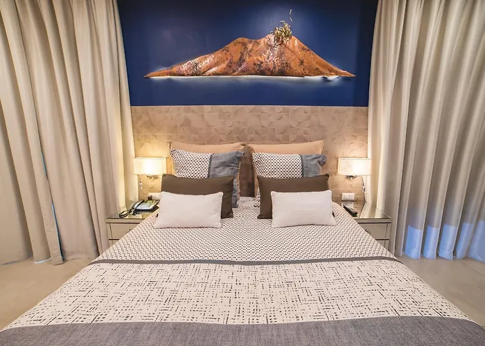 アイローネ ホテル 3*